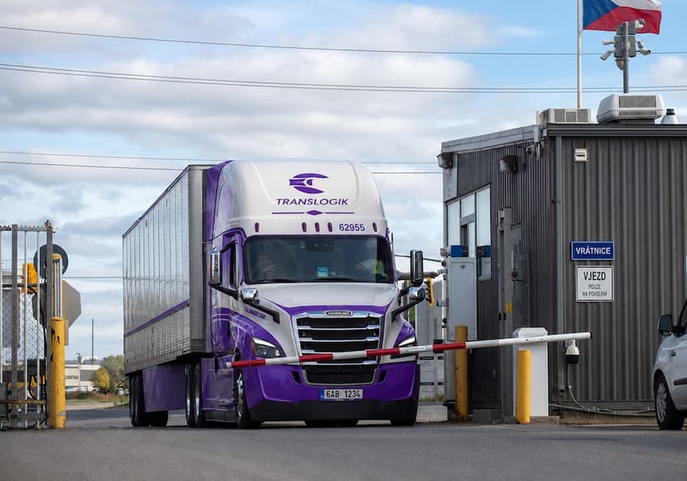 automatizovaný vjezd kamionu do recepce