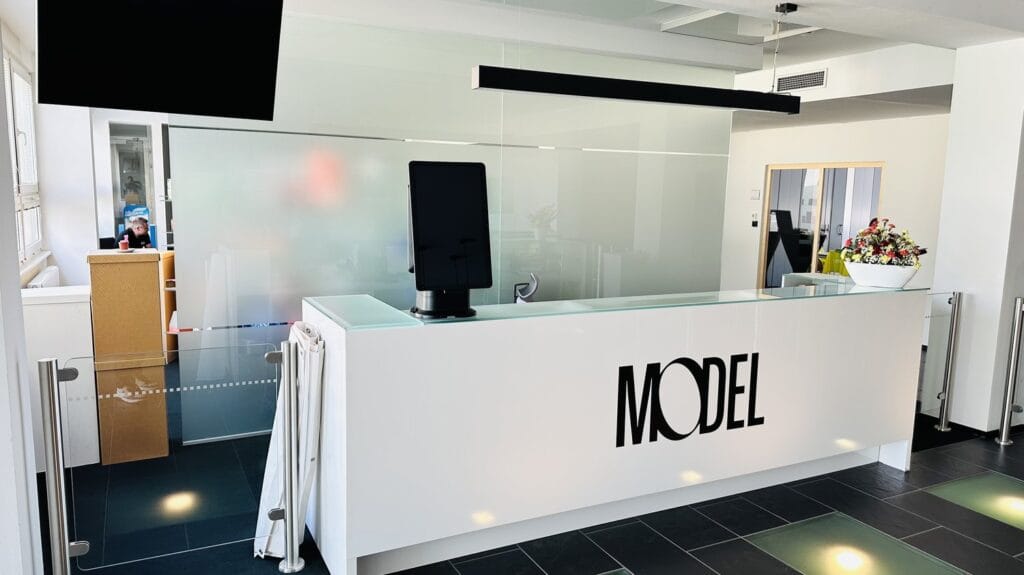 Model Obaly